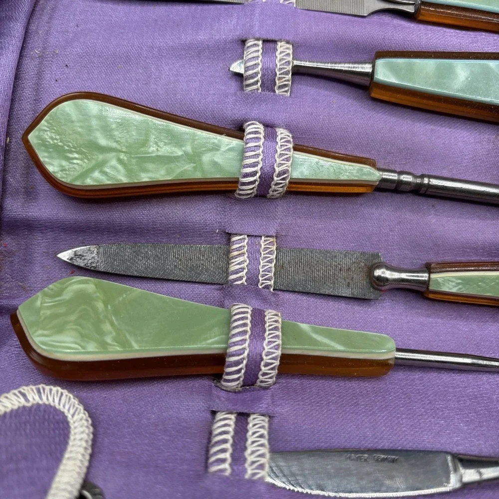 Vintage Art Deco Green Celluloid Vanity Manicure‎ Set Leather Case